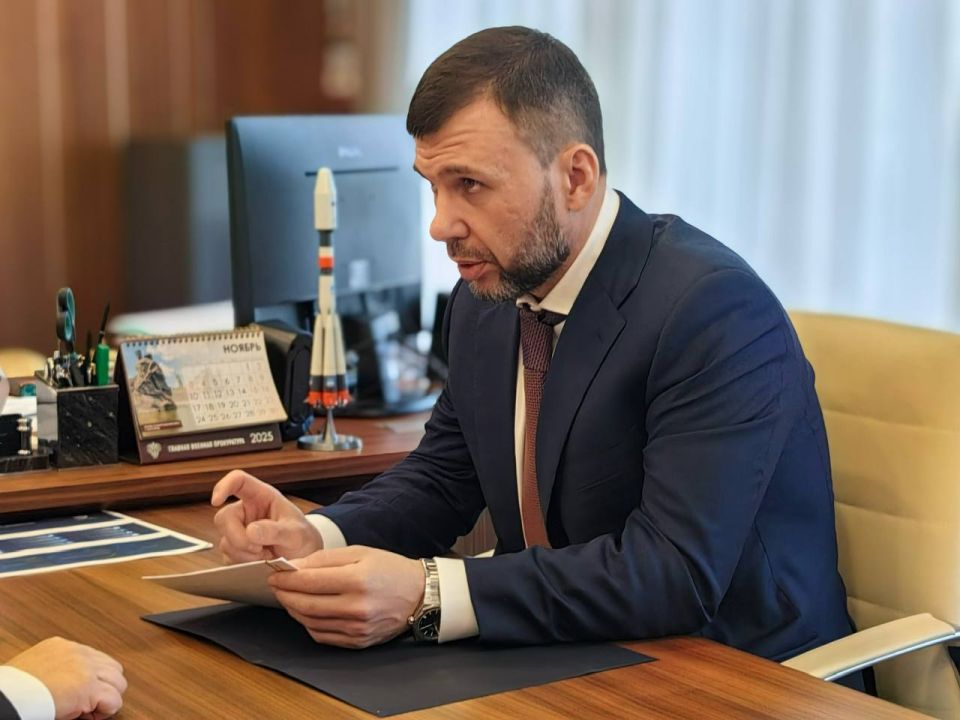 Глава Минстроя России Ирек Файзуллин провел рабочую встречу с Главой ДНР Денисом Пушилиным Глава Минстроя России Ирек Файзуллин провел рабочую встречу с Главой ДНР Денисом Пушилиным