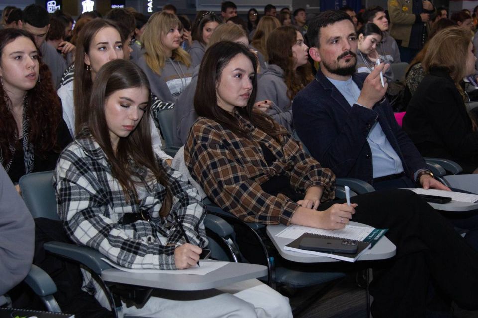 Народов много — страна одна! Народов много — страна одна!