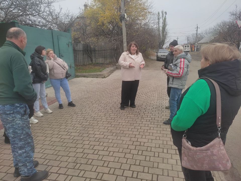 В Кировском внутригородском районе, в рамках поручения Главы ДНР Дениса Пушилина, продолжаются встречи с населением на подведомственной территории В Кировском внутригородском районе, в рамках поручения Главы ДНР Дениса Пушилина, продолжаются встречи с населением на подведомственной территории