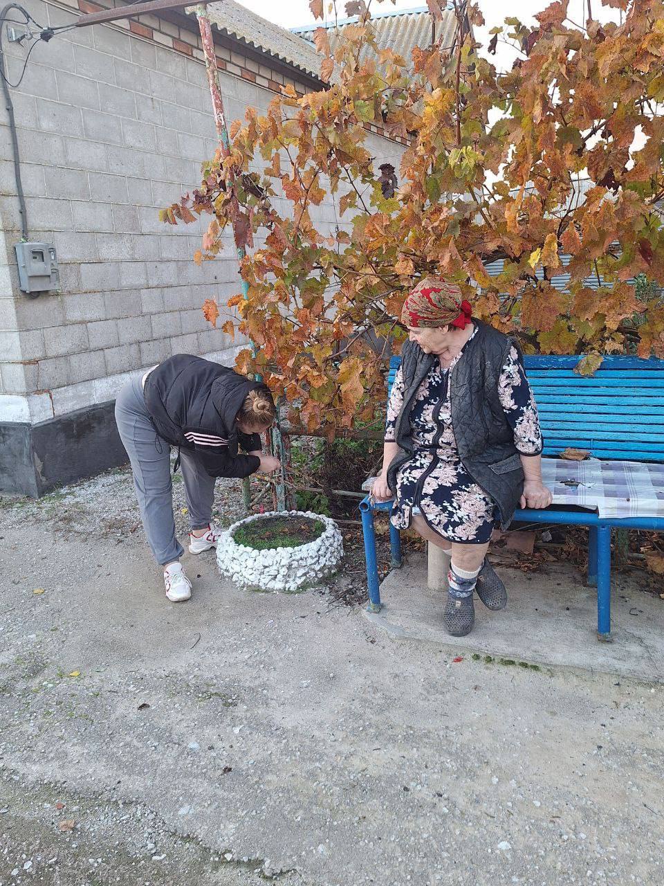 Россия — семья семей. В канун Дня народного единства работники Урзуфского сельского Дома культуры присоединились к всероссийской акции «Россия — семья семей» Россия — семья семей. В канун Дня народного единства работники Урзуфского сельского Дома культуры присоединились к всероссийской акции «Россия — семья семей»