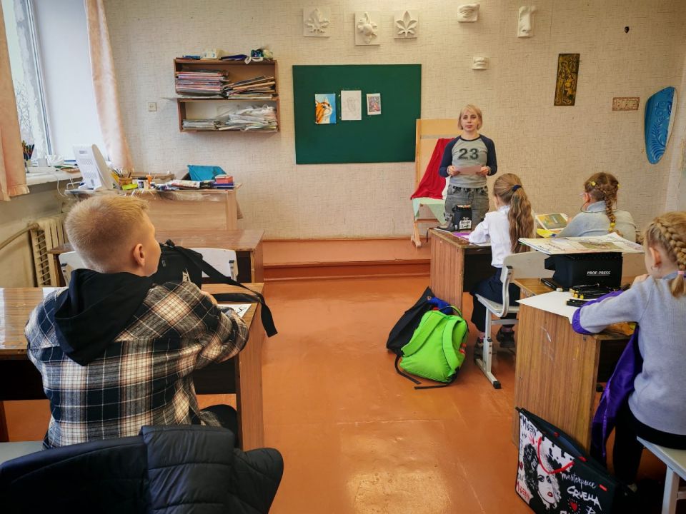 Сегодня, 5 ноября, для отдела ИЗО в СШ №17 преподавателем отдела ИЗО была проведена тематическая беседа с учащимися третьей группы "Братья навек", на которой они узнали историю возникновения праздника, и какую роль в истории... Сегодня, 5 ноября, для отдела ИЗО в СШ №17 преподавателем отдела ИЗО была проведена тематическая беседа с учащимися третьей группы "Братья навек", на которой они узнали историю возникновения праздника, и какую роль в истории...