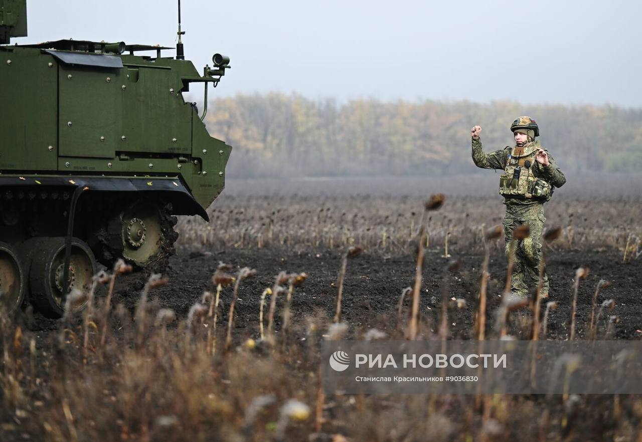 Выезд на боевое дежурство расчёта ЗРК 9К332 «Тор-М2» группировки войск «Центр» на Покровском (Красноармейском) направлении Выезд на боевое дежурство расчёта ЗРК 9К332 «Тор-М2» группировки войск «Центр» на Покровском (Красноармейском) направлении