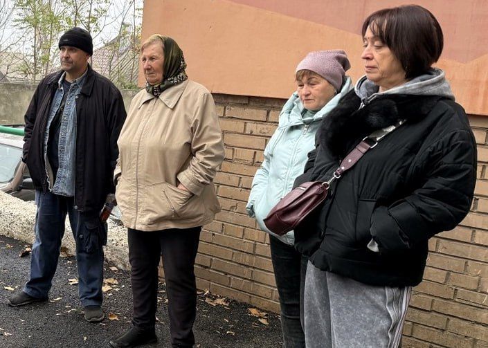 Иван Адамец: В Куйбышевском районе управляющий делами администрации городского округа Донецк Юлия Сницарь провела встречу с жителями дома №69в по проспекту Офицерскому Иван Адамец: В Куйбышевском районе управляющий делами администрации городского округа Донецк Юлия Сницарь провела встречу с жителями дома №69в по проспекту Офицерскому