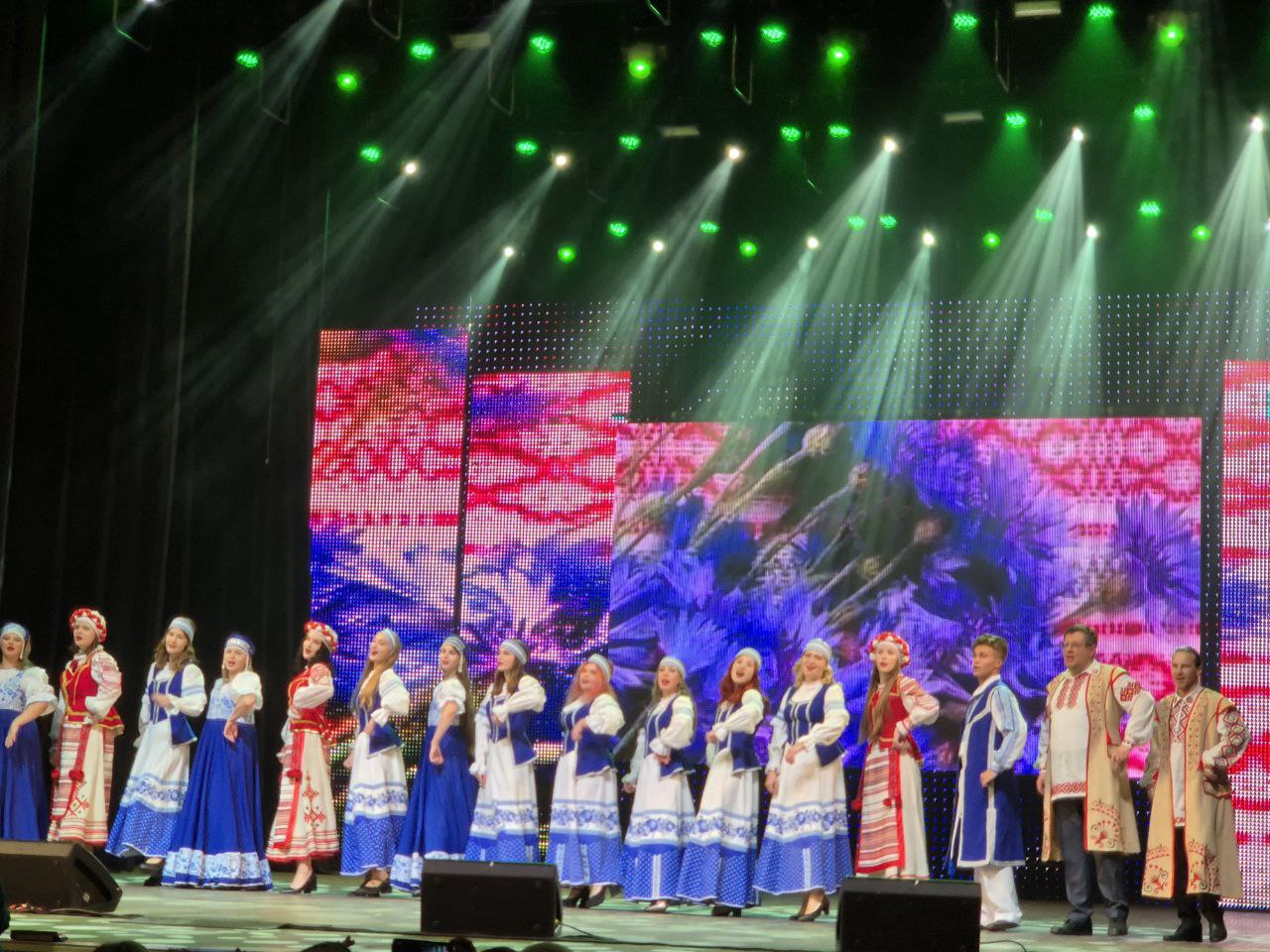 Константин Кузьмин: Ко Дню народного единства в Донецке состоялся Фестиваль национальных культур «Под знаком мира, дружбы и добра» Константин Кузьмин: Ко Дню народного единства в Донецке состоялся Фестиваль национальных культур «Под знаком мира, дружбы и добра»