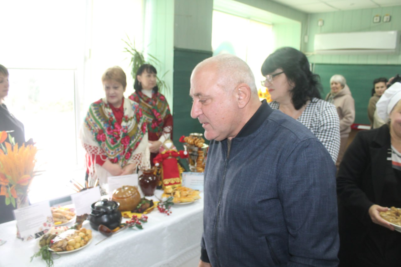 Во вторник председатель Мангушского муниципального совета, член фракции Всероссийской политической партии «Единая Россия» в Мангушском муниципальном совете Ставрулов М.В и депутат Мангушского муниципального совета, член... Во вторник председатель Мангушского муниципального совета, член фракции Всероссийской политической партии «Единая Россия» в Мангушском муниципальном совете Ставрулов М.В и депутат Мангушского муниципального совета, член...