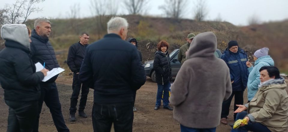 Валентин Левченко: Первый заместитель руководителя Управы Вячеслав Лаврушко провел встречу с жителями улицы Шубина поселка Ивановка микрорайона "5-й участок" Валентин Левченко: Первый заместитель руководителя Управы Вячеслав Лаврушко провел встречу с жителями улицы Шубина поселка Ивановка микрорайона "5-й участок"