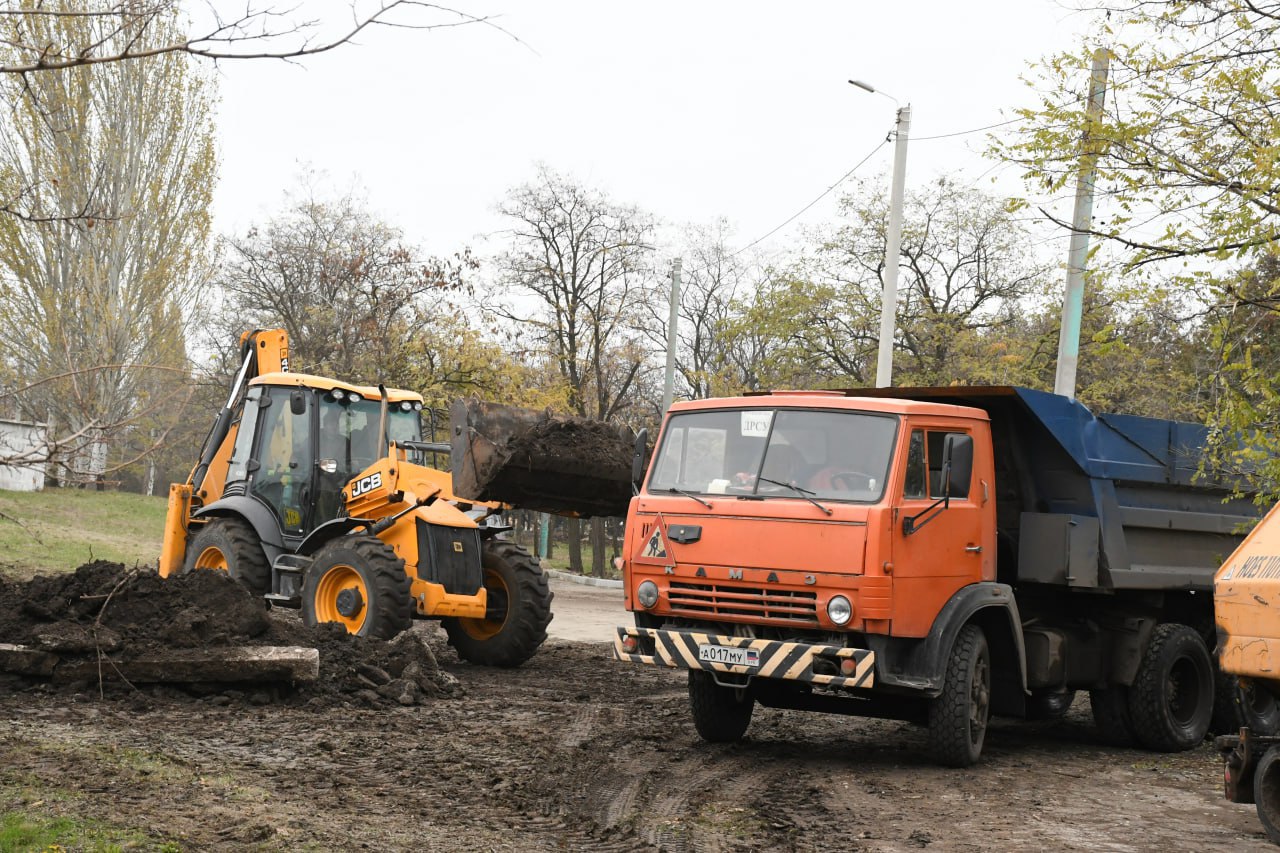 Александр Шатов: Проинспектировал ход благоустройства парка в Кировском Александр Шатов: Проинспектировал ход благоустройства парка в Кировском