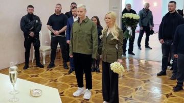 За непатриотичный выбор свадебных нарядов в ЗАГСе Донецка критикуют SHAMANA и Мизулину в сети