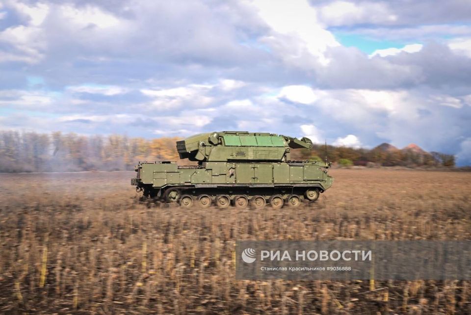 Выезд на боевое дежурство расчёта ЗРК 9К332 «Тор-М2» группировки войск «Центр» на Покровском (Красноармейском) направлении Выезд на боевое дежурство расчёта ЗРК 9К332 «Тор-М2» группировки войск «Центр» на Покровском (Красноармейском) направлении