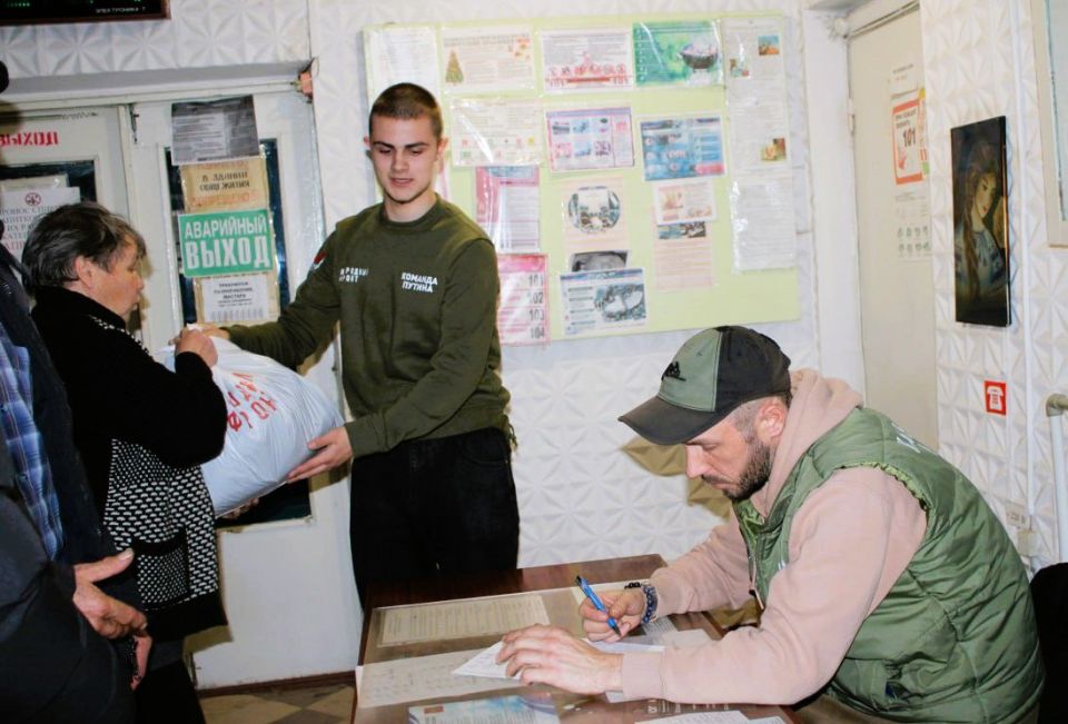 Анжела Заболотская: Прибыла гуманитарная помощь для краснолиманцев, эвакуированных с линии боевого соприкосновения Анжела Заболотская: Прибыла гуманитарная помощь для краснолиманцев, эвакуированных с линии боевого соприкосновения