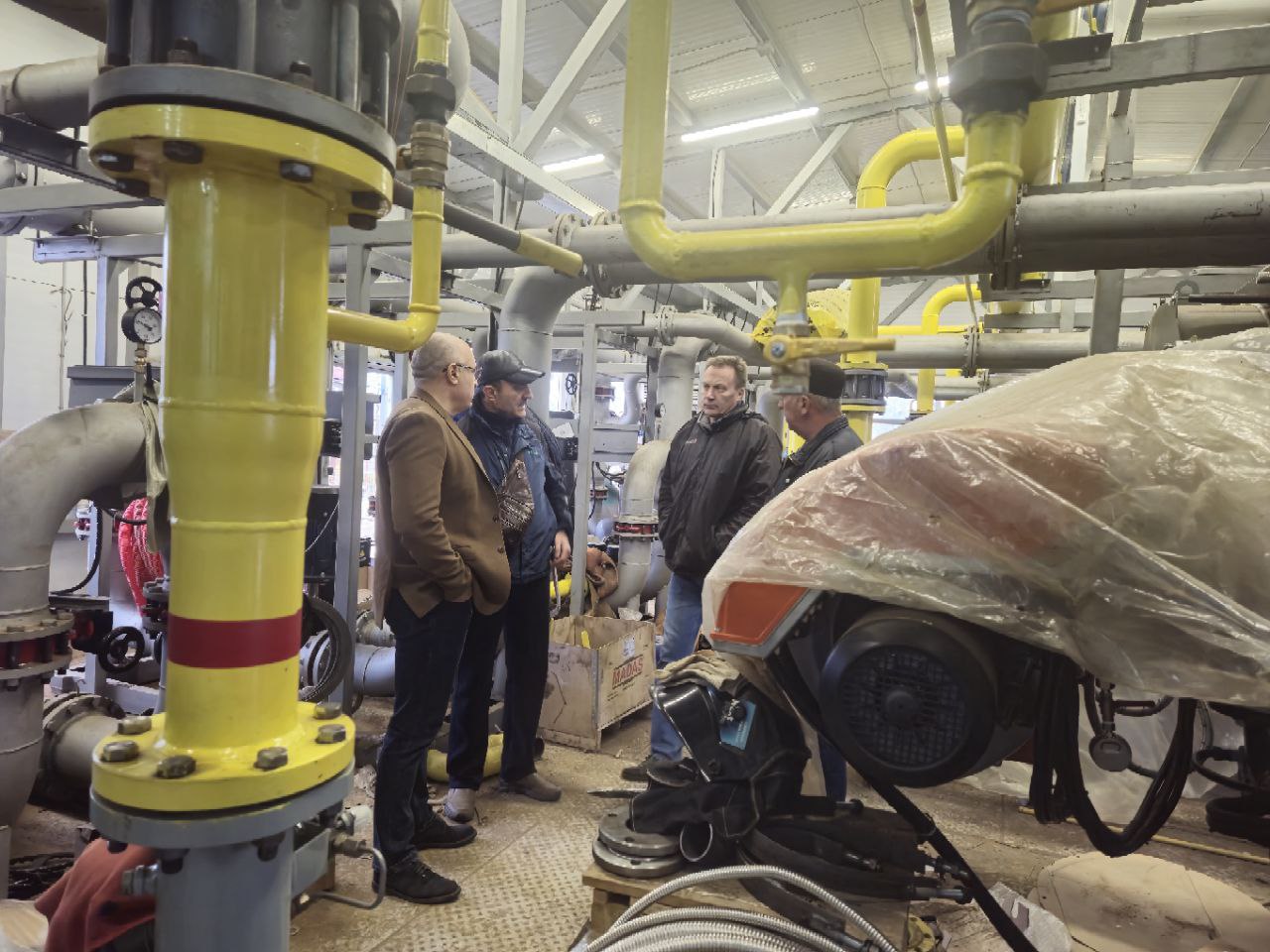 Первый заместитель главы администрации Максим Вельма проинспектировал выполнение ремонтных работ блочно-модульной котельной в пгт Мироновский Первый заместитель главы администрации Максим Вельма проинспектировал выполнение ремонтных работ блочно-модульной котельной в пгт Мироновский