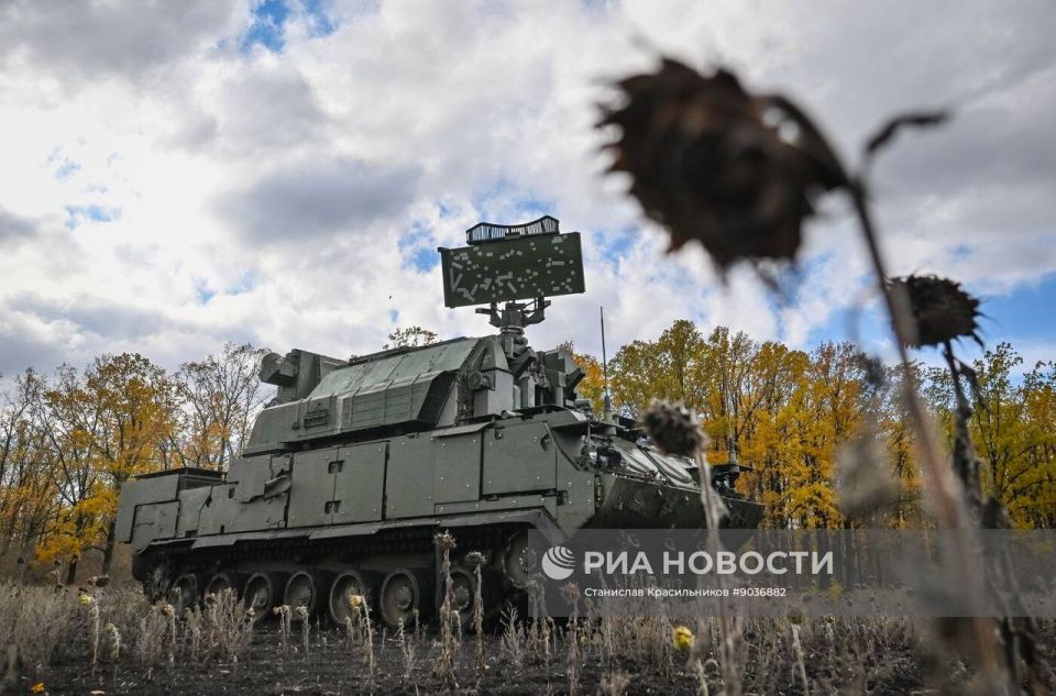 Выезд на боевое дежурство расчёта ЗРК 9К332 «Тор-М2» группировки войск «Центр» на Покровском (Красноармейском) направлении Выезд на боевое дежурство расчёта ЗРК 9К332 «Тор-М2» группировки войск «Центр» на Покровском (Красноармейском) направлении