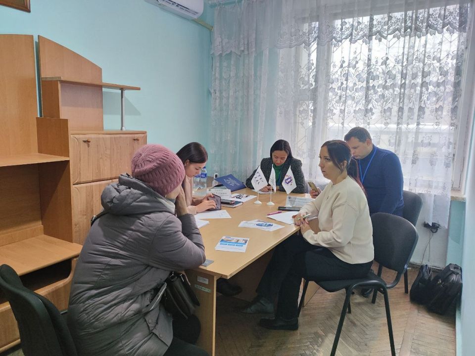 Денис Зубов: Юридическая консультация. В рамках проекта "ПРАВОВОЙ КОМПАС" и, ранее подписанного, соглашения о партнерстве представители Регионального отделения Ассоциации юристов России в ДНР при поддержке ФОНДА... Денис Зубов: Юридическая консультация. В рамках проекта "ПРАВОВОЙ КОМПАС" и, ранее подписанного, соглашения о партнерстве представители Регионального отделения Ассоциации юристов России в ДНР при поддержке ФОНДА...