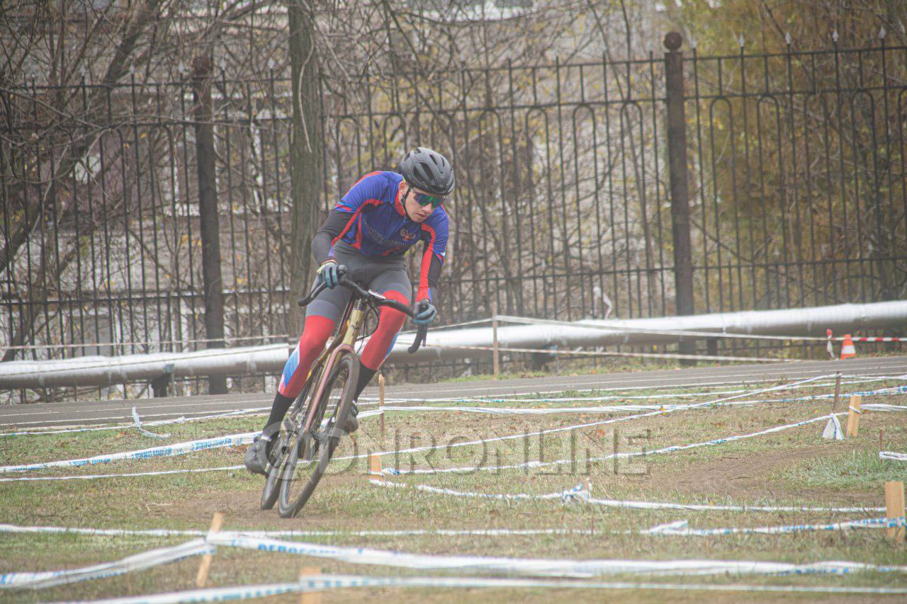 В Донецке проходят чемпионат и первенство ДНР по велосипедному спорту в спортивной дисциплине маунтинбайк – велокросс