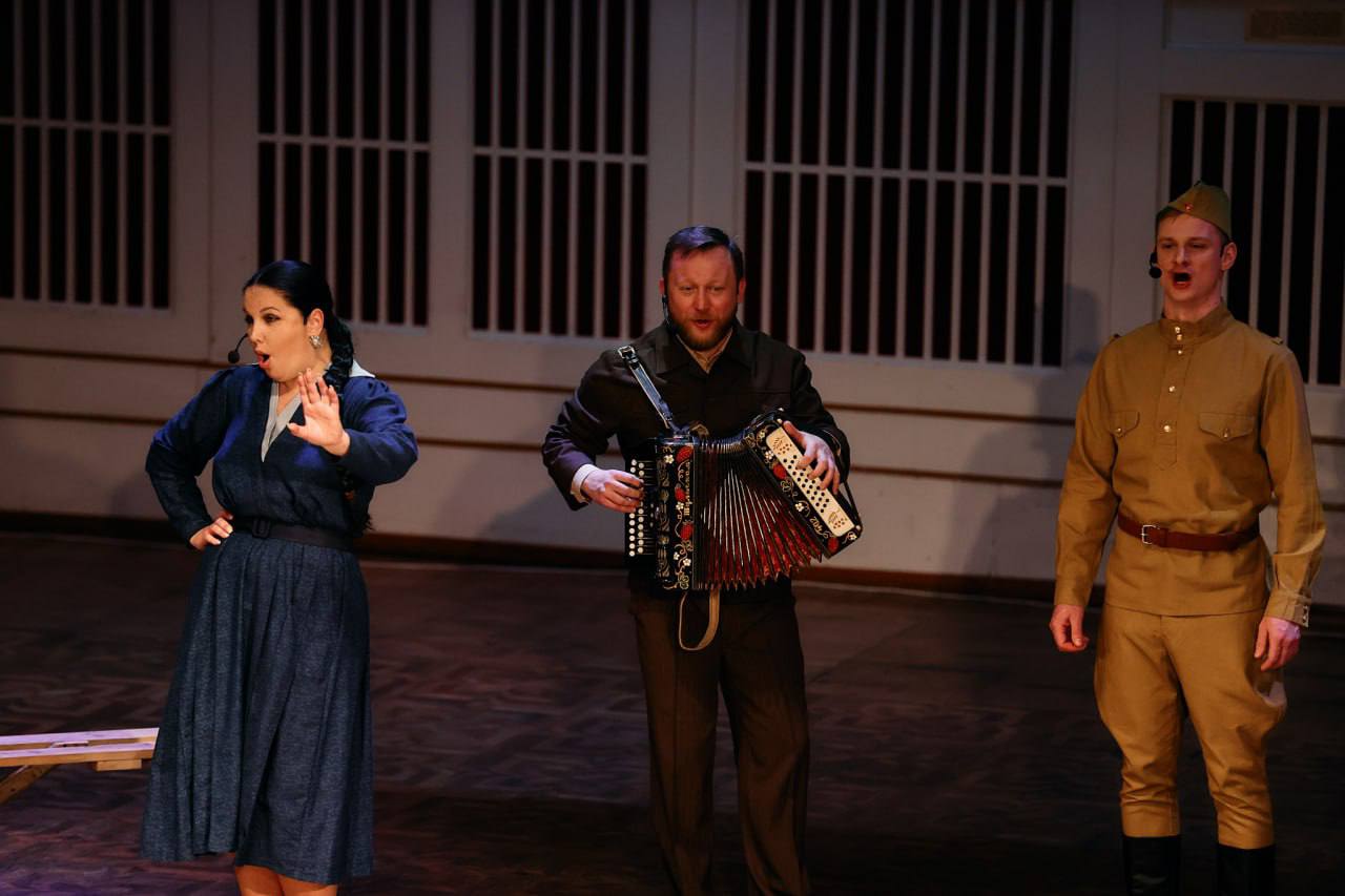 Артисты из Калининграда выступили в Донецкой филармонии