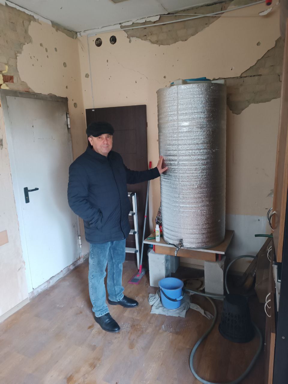 Таймураз Арсоев: Выполняя поручение Главы ДНР Дениса Пушилина выехал в г. Угледар, проконтролировать доставку и теплоизоляцию емкостей для воды