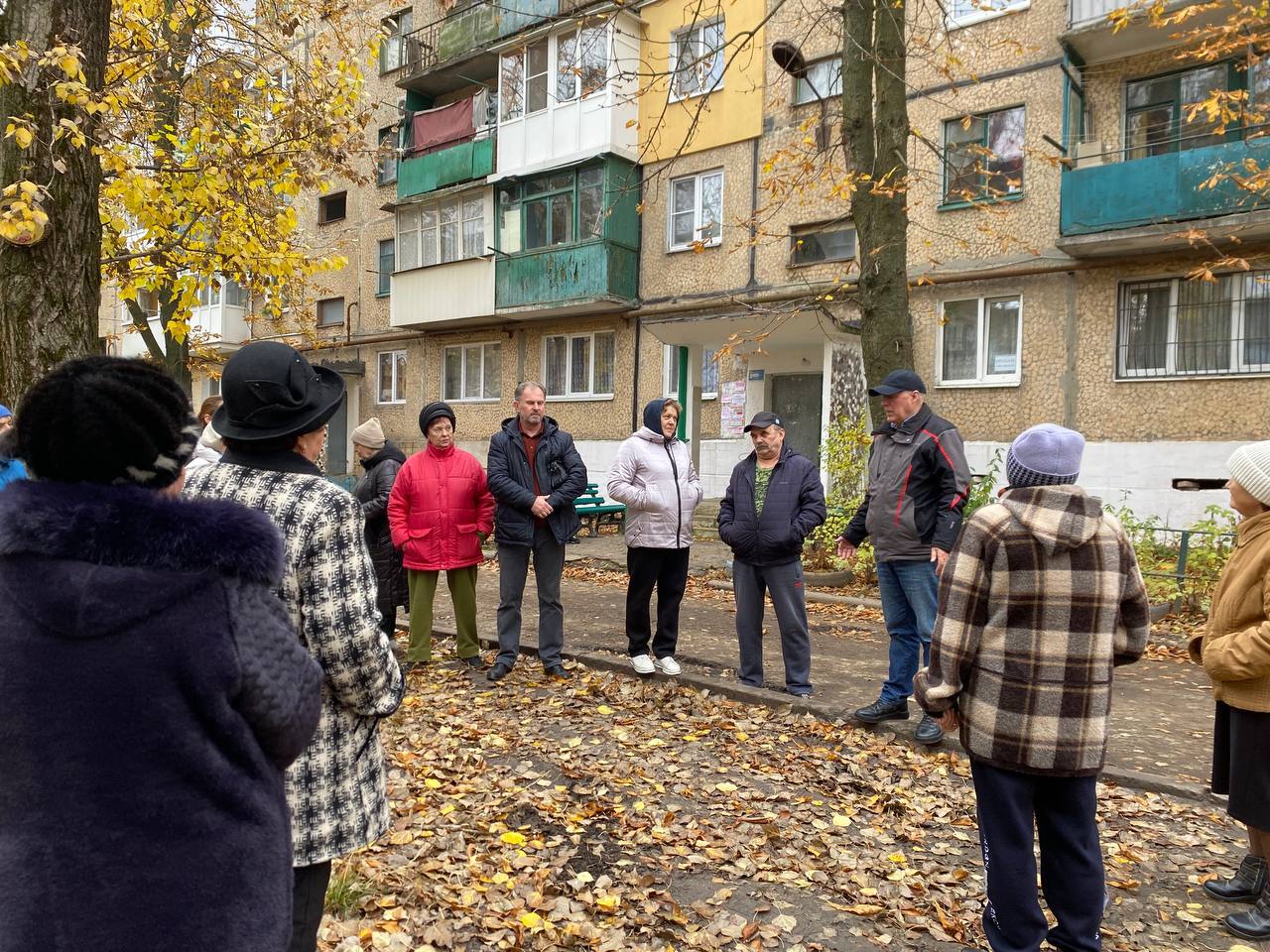 Евгений Поплавский: Провел встречу с жителями 5 ноября в городе Харцызске в микрорайоне Металлургов Евгений Поплавский: Провел встречу с жителями 5 ноября в городе Харцызске в микрорайоне Металлургов