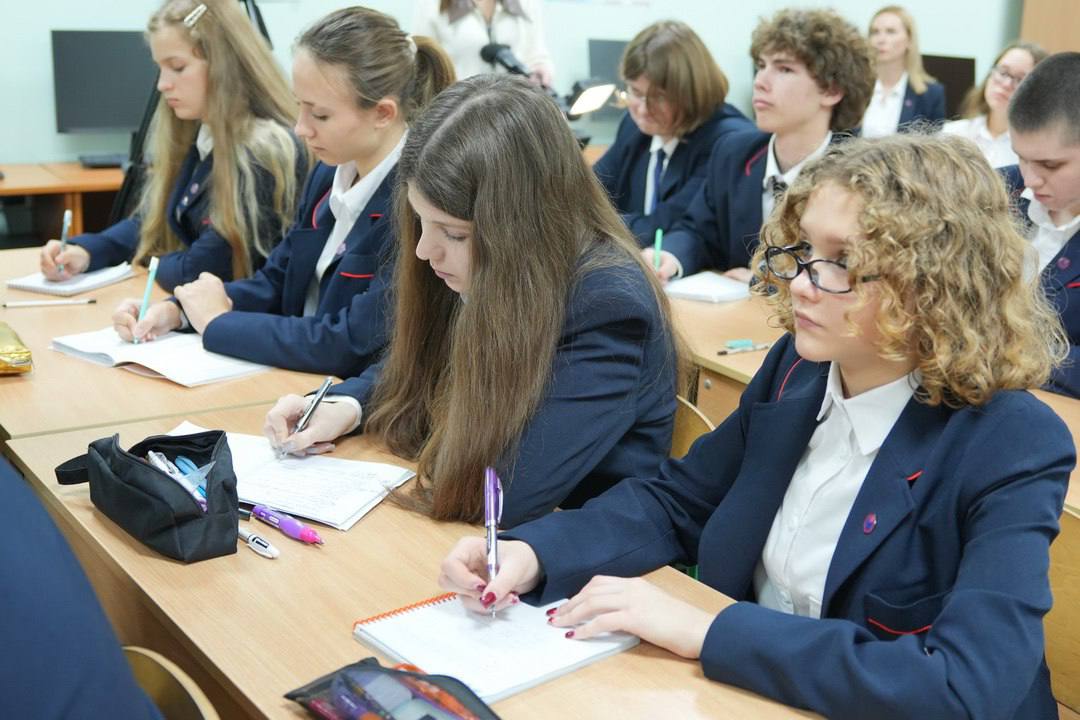 В ДНР прошло второе занятие цикла республиканских уроков «Основы генетики» В ДНР прошло второе занятие цикла республиканских уроков «Основы генетики»