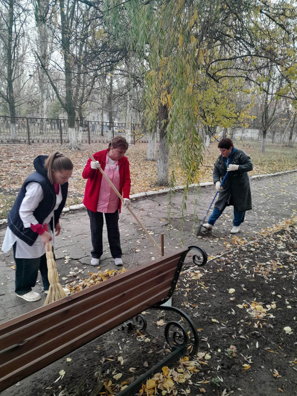 Сегодня, 6 ноября 2025 года, в рамках проекта «Городская среда», реализуемого Единой Россией , работники предприятий Кировского района приняли участие в традиционной экологической акции «Чистый четверг» Сегодня, 6 ноября 2025 года, в рамках проекта «Городская среда», реализуемого Единой Россией , работники предприятий Кировского района приняли участие в традиционной экологической акции «Чистый четверг»
