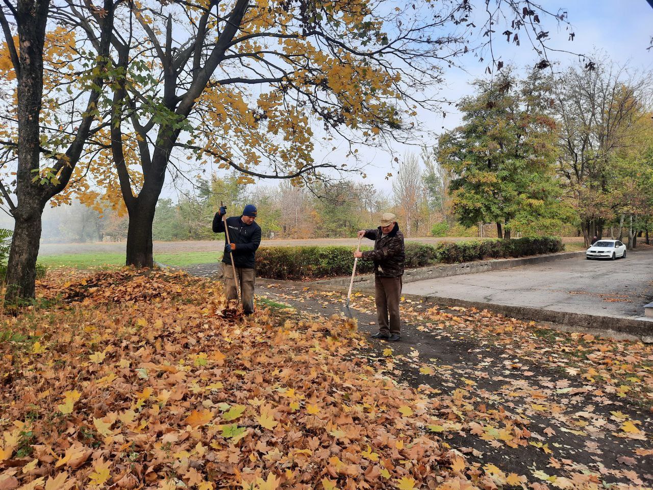 Сегодня, 6 ноября 2025 года, в рамках проекта «Городская среда», реализуемого Единой Россией , работники предприятий Кировского района приняли участие в традиционной экологической акции «Чистый четверг» Сегодня, 6 ноября 2025 года, в рамках проекта «Городская среда», реализуемого Единой Россией , работники предприятий Кировского района приняли участие в традиционной экологической акции «Чистый четверг»