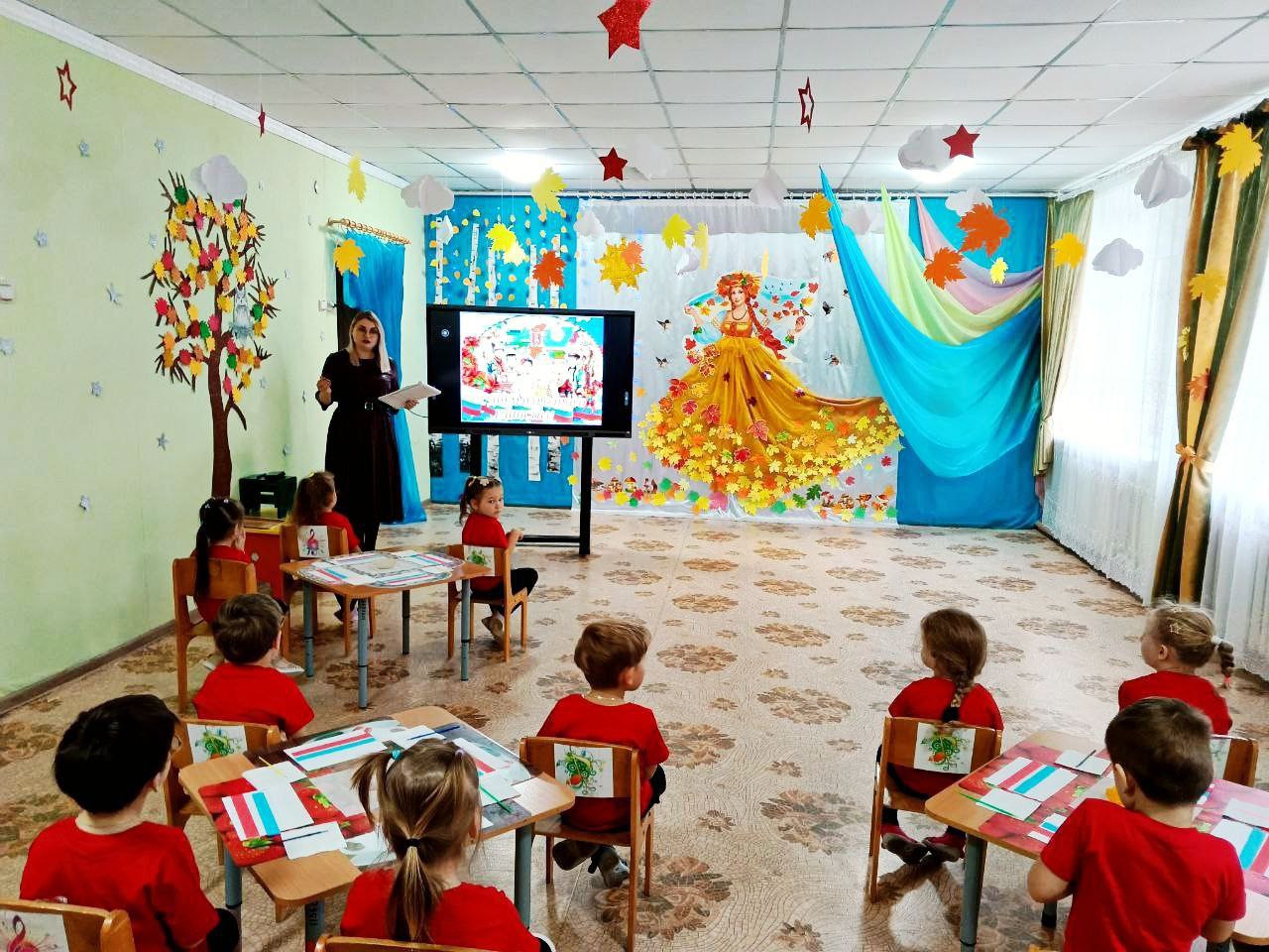 Мероприятие, посвященное Дню народного единства в детском саду «Чайка» Мероприятие, посвященное Дню народного единства в детском саду «Чайка»