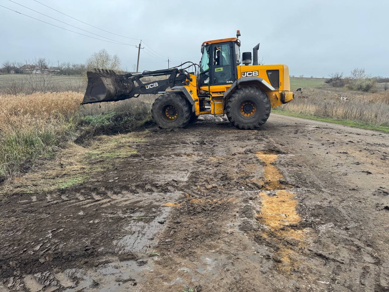 На одном из депутатских приёмов ко мне обратилась педагог школы с. Прохоровка (Волновахский м.о, ДНР) с проблемой в с. Чичерино, ученики которого с трудом добираются в школу На одном из депутатских приёмов ко мне обратилась педагог школы с. Прохоровка (Волновахский м.о, ДНР) с проблемой в с. Чичерино, ученики которого с трудом добираются в школу