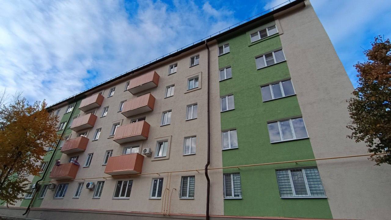 Жизнь возвращается в дома на улице Бахчиванджи в Мариуполе Жизнь возвращается в дома на улице Бахчиванджи в Мариуполе