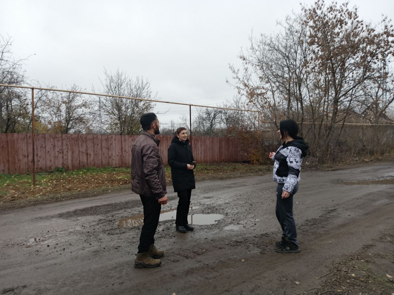 Хабаровские специалисты отремонтировали шахту лифта в больнице Дебальцево Хабаровские специалисты отремонтировали шахту лифта в больнице Дебальцево