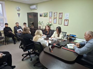 Сегодня состоялась встреча руководителя Управы Ильичевского внутригородского района города Мариуполь Скударь Владимира с сотрудниками Управы