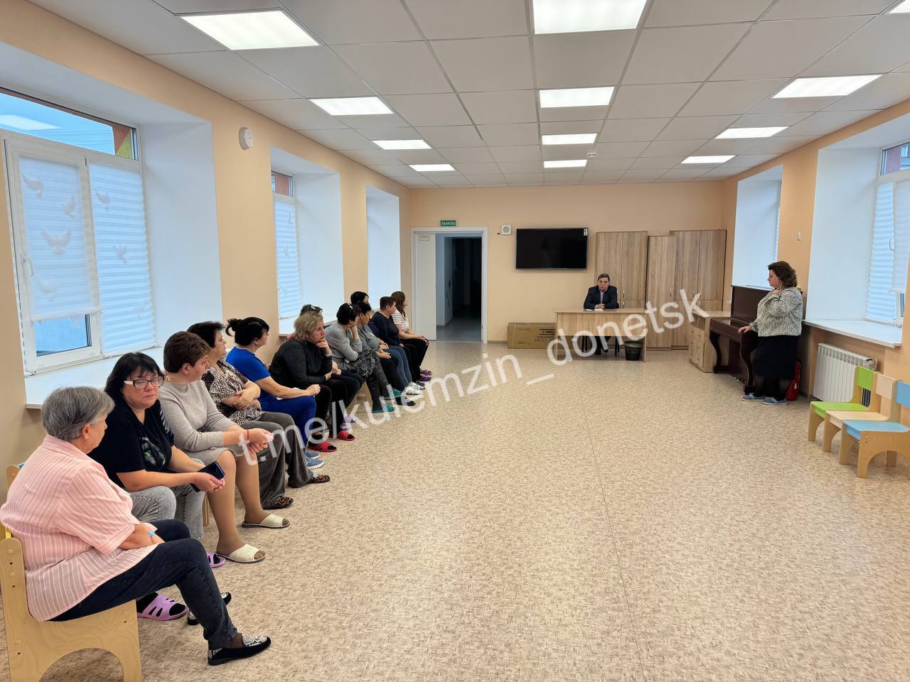 Сегодня первый заместитель главы администрации г.о. Донецк встретился с трудовым коллективом дошкольного образовательного учреждение № 309 Сегодня первый заместитель главы администрации г.о. Донецк встретился с трудовым коллективом дошкольного образовательного учреждение № 309