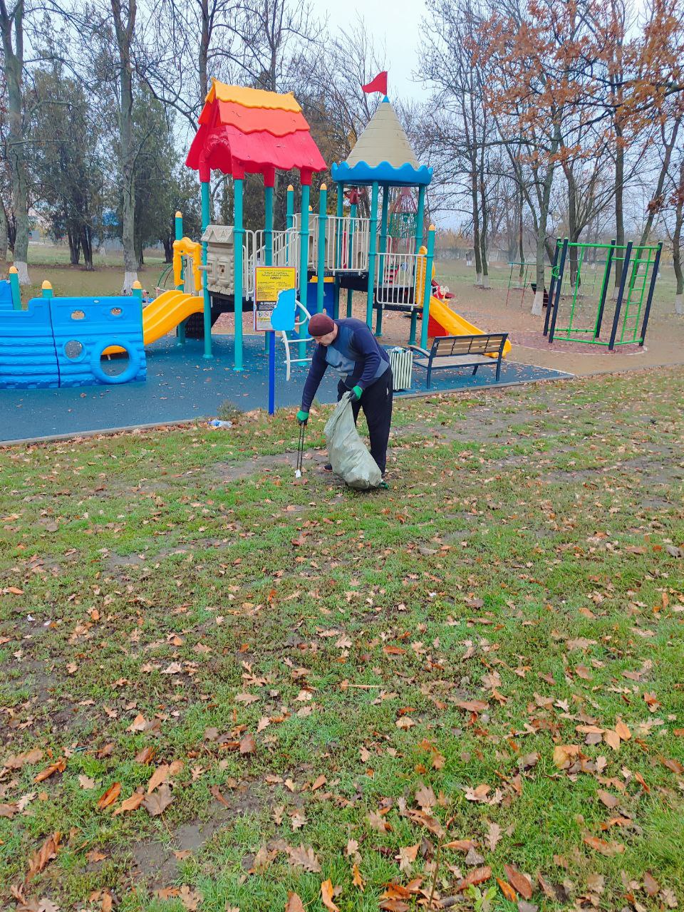 6 ноября, в рамках партийного проекта Единой России "Чистая страна", а также традиционной экологической акции «Чистый четверг» жители населенных пунктов Тельмановского округа приняли участие в наведении чистоты и порядка 6 ноября, в рамках партийного проекта Единой России "Чистая страна", а также традиционной экологической акции «Чистый четверг» жители населенных пунктов Тельмановского округа приняли участие в наведении чистоты и порядка