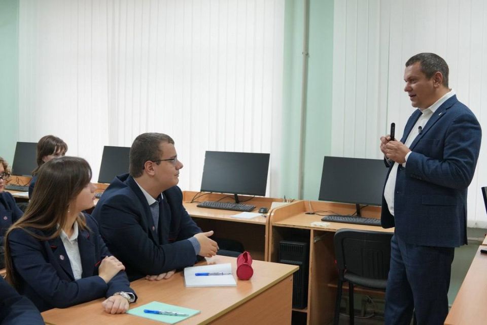 В ДНР прошло второе занятие цикла республиканских уроков «Основы генетики» В ДНР прошло второе занятие цикла республиканских уроков «Основы генетики»
