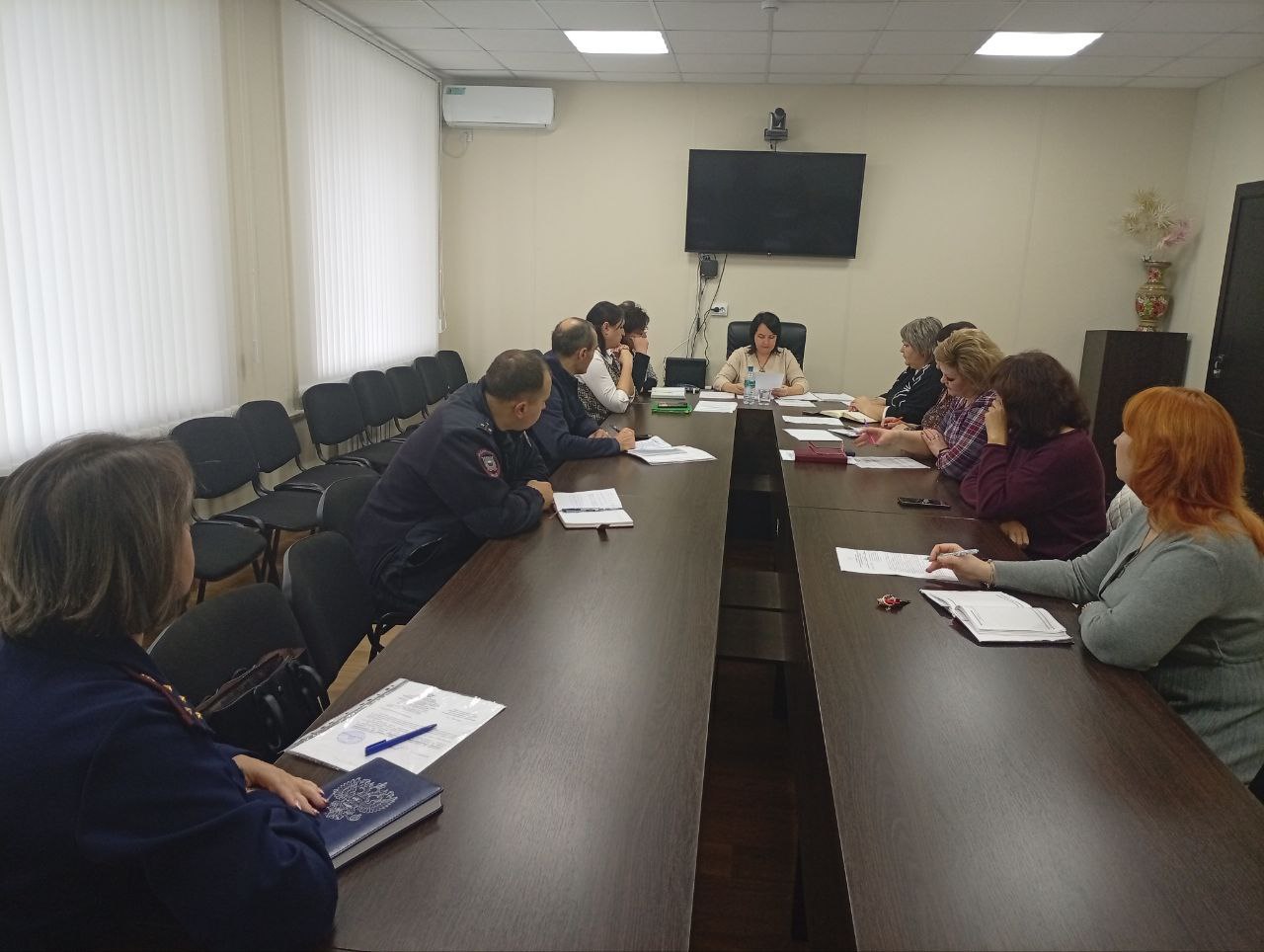 Состоялось очередное заседание комиссии по делам несовершеннолетних и защите их прав муниципального образования Волновахский МО