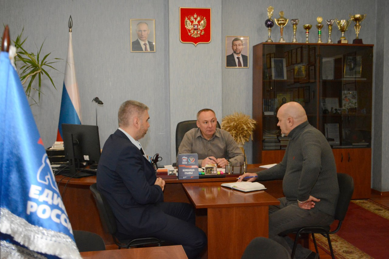 Алексей Дорофеев: Провел сегодня рабочую встречу в Будённовском районе Донецка Алексей Дорофеев: Провел сегодня рабочую встречу в Будённовском районе Донецка