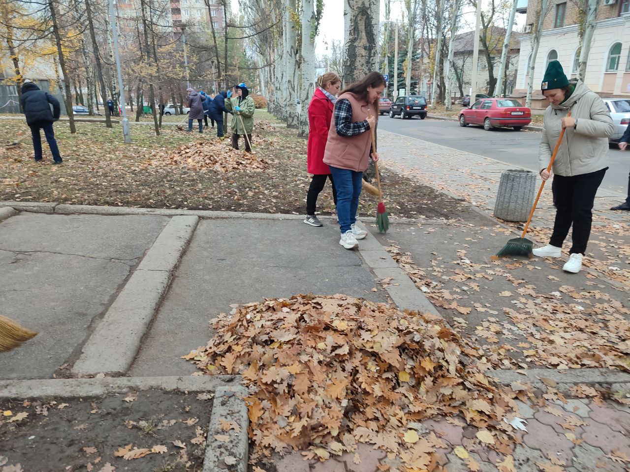Елена Синецкая: Сегодня, 6 ноября, в рамках проекта «Городская среда», реализуемого Всероссийской Политической Партией «Единая Россия», сотрудники Управы Калининского внутригородского района Администрации городского округа... Елена Синецкая: Сегодня, 6 ноября, в рамках проекта «Городская среда», реализуемого Всероссийской Политической Партией «Единая Россия», сотрудники Управы Калининского внутригородского района Администрации городского округа...