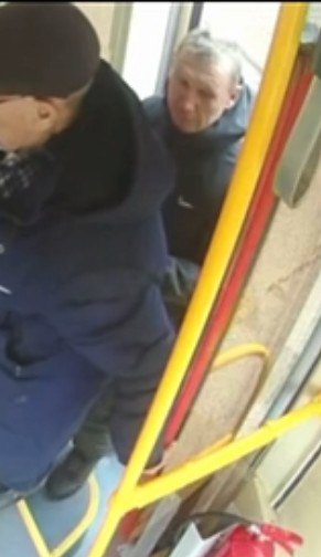 Полицейские изъяли огнемет у жителя поселка Ольховатка Полицейские изъяли огнемет у жителя поселка Ольховатка