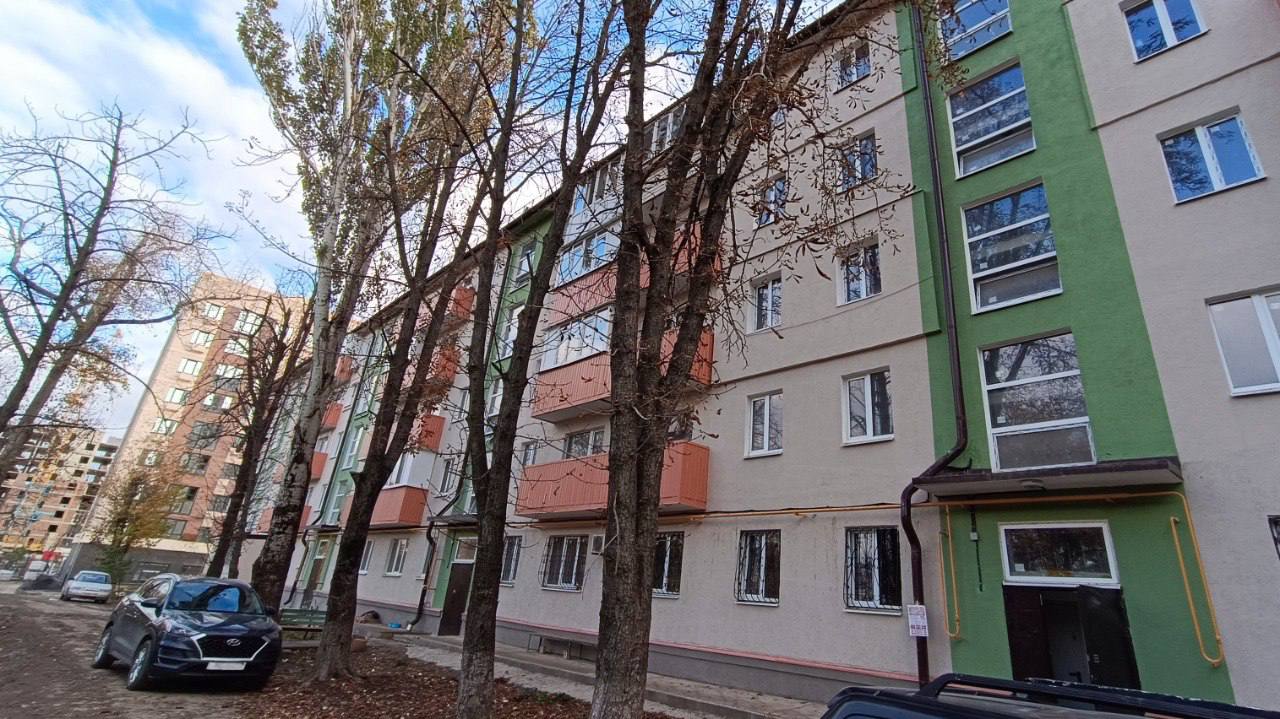 Жизнь возвращается в дома на улице Бахчиванджи в Мариуполе Жизнь возвращается в дома на улице Бахчиванджи в Мариуполе