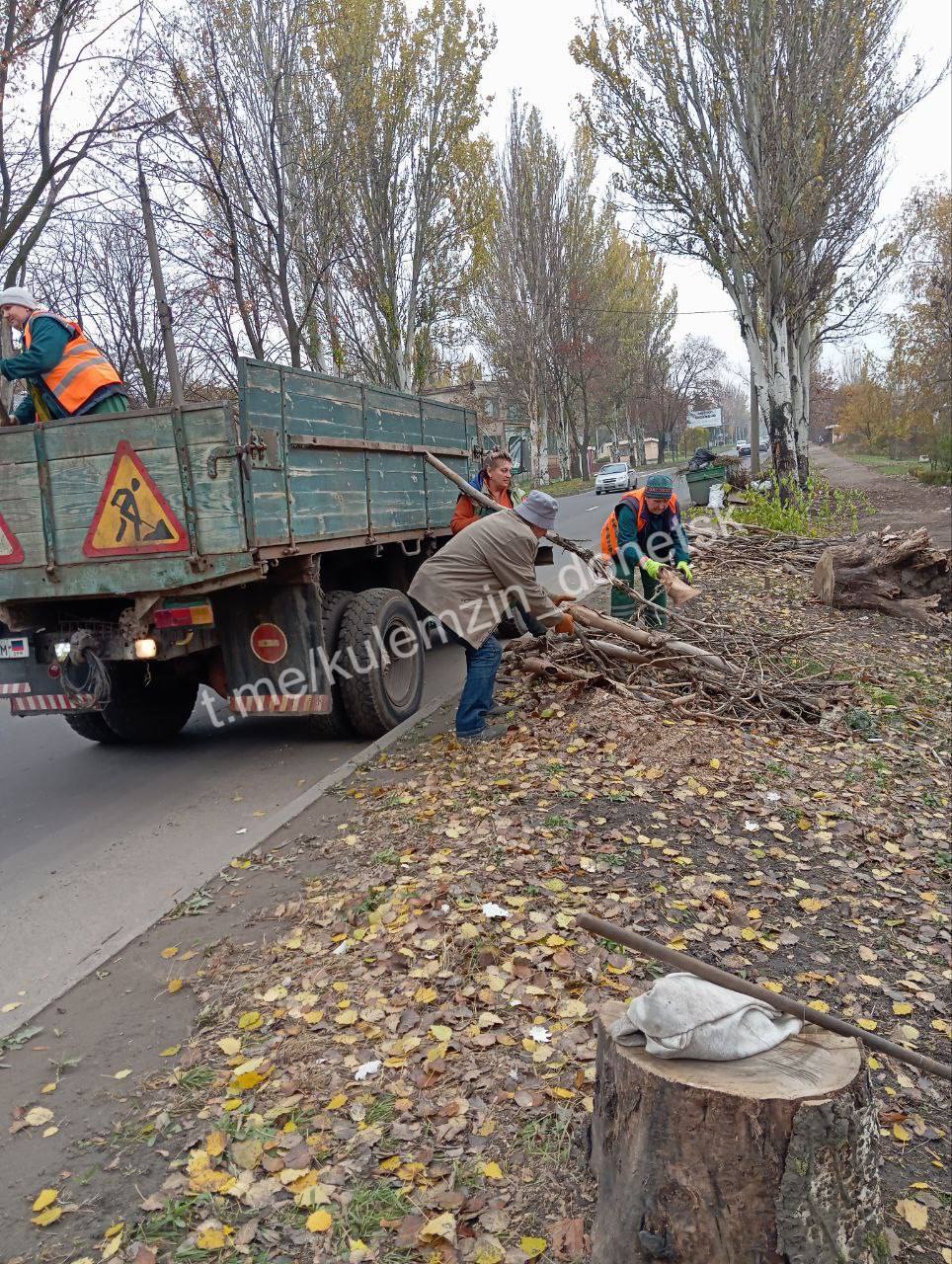 Алексей Кулемзин: Сотрудники предприятия «Зелёное строительство» продолжают выполнять работы по благоустройству улиц нашего города Алексей Кулемзин: Сотрудники предприятия «Зелёное строительство» продолжают выполнять работы по благоустройству улиц нашего города