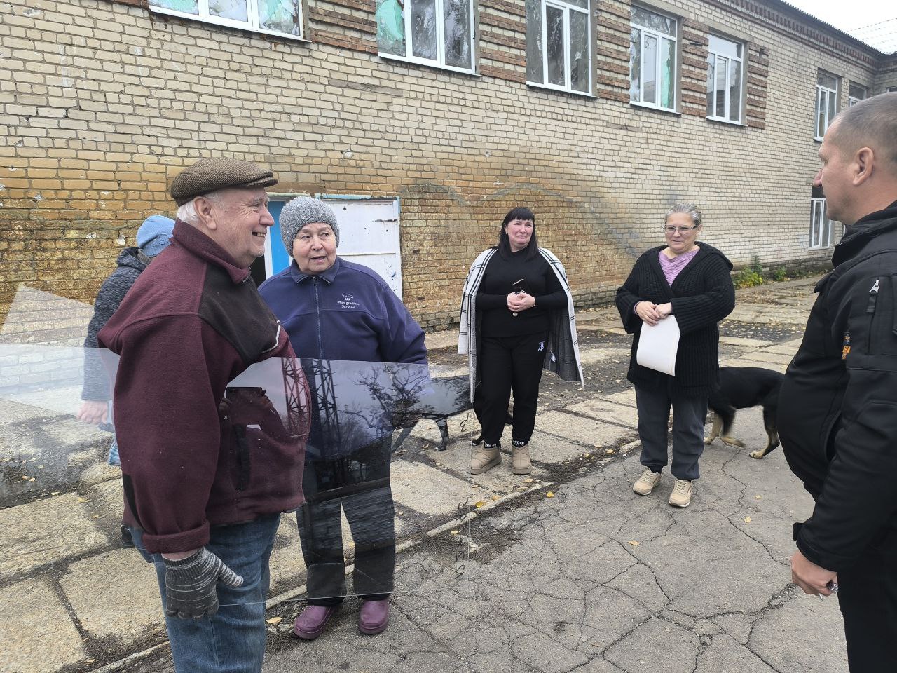 Заместитель главы городского округа Дебальцево Бессараб Валерий Иванович провёл встречу с жителями посёлка Новолуганское Заместитель главы городского округа Дебальцево Бессараб Валерий Иванович провёл встречу с жителями посёлка Новолуганское