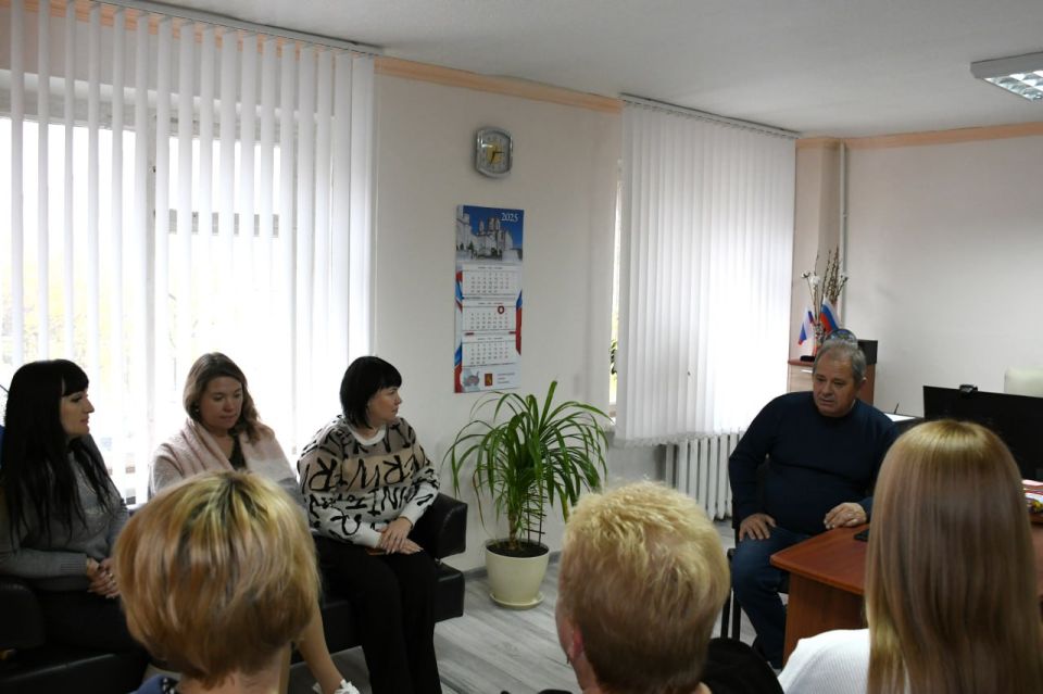 Сергей Назаров встретился с представителями сферы культуры в Кировском Сергей Назаров встретился с представителями сферы культуры в Кировском