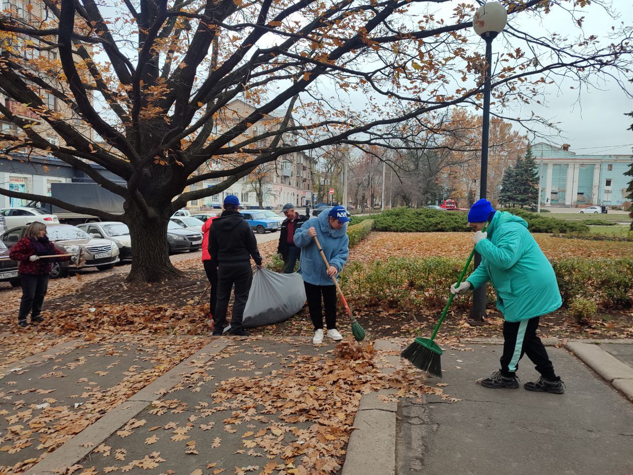 Елена Синецкая: Сегодня, 6 ноября, в рамках проекта «Городская среда», реализуемого Всероссийской Политической Партией «Единая Россия», сотрудники Управы Калининского внутригородского района Администрации городского округа... Елена Синецкая: Сегодня, 6 ноября, в рамках проекта «Городская среда», реализуемого Всероссийской Политической Партией «Единая Россия», сотрудники Управы Калининского внутригородского района Администрации городского округа...