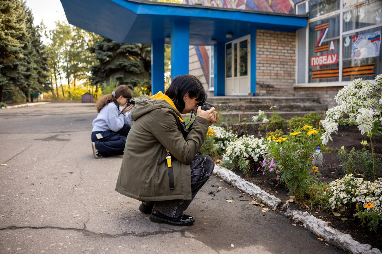 «Осень в цветах». 6 ноября в МБУ "Клуб "Прогресс" г. о. Торез прошло увлекательное тематическое занятие под названием «Осень в цветах», организованное для участников фотокружка «Гелиос»