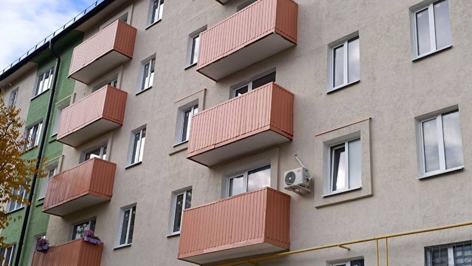 Жизнь возвращается в дома на улице Бахчиванджи в Мариуполе Жизнь возвращается в дома на улице Бахчиванджи в Мариуполе