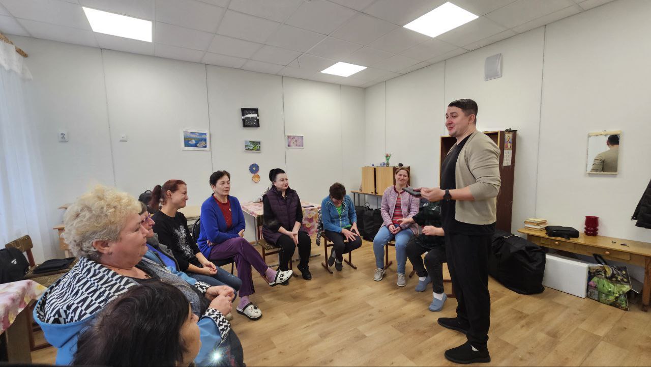 Член Общественного совета Тельмановского муниципального образования провёл встречу с трудовым коллективом Тельмановской гимназии, где обсудили такие вопросы: