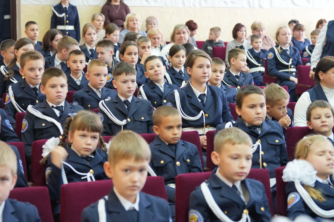 В Кадетской школе-интернате имени Г.Т. Берегового состоялось вручение ведомственных наград Следственного комитета РФ и Минобрнауки ДНР В Кадетской школе-интернате имени Г.Т. Берегового состоялось вручение ведомственных наград Следственного комитета РФ и Минобрнауки ДНР
