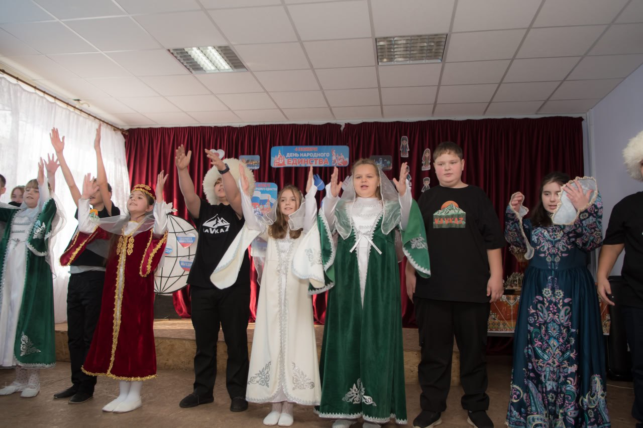 Фестиваль народов России в честь Дня народного единства в ГБОУ «Школа № 3 г.о. Дебальцево» Фестиваль народов России в честь Дня народного единства в ГБОУ «Школа № 3 г.о. Дебальцево»