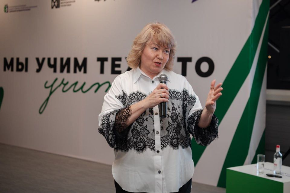«Школа молодого учёного и педагога» – самый крупный форум в ДНР «Школа молодого учёного и педагога» – самый крупный форум в ДНР