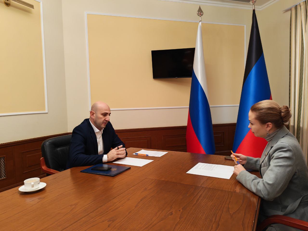 Глава Минпромторга Гурген Малхасян встретился с сенатором Натальей Никоноровой