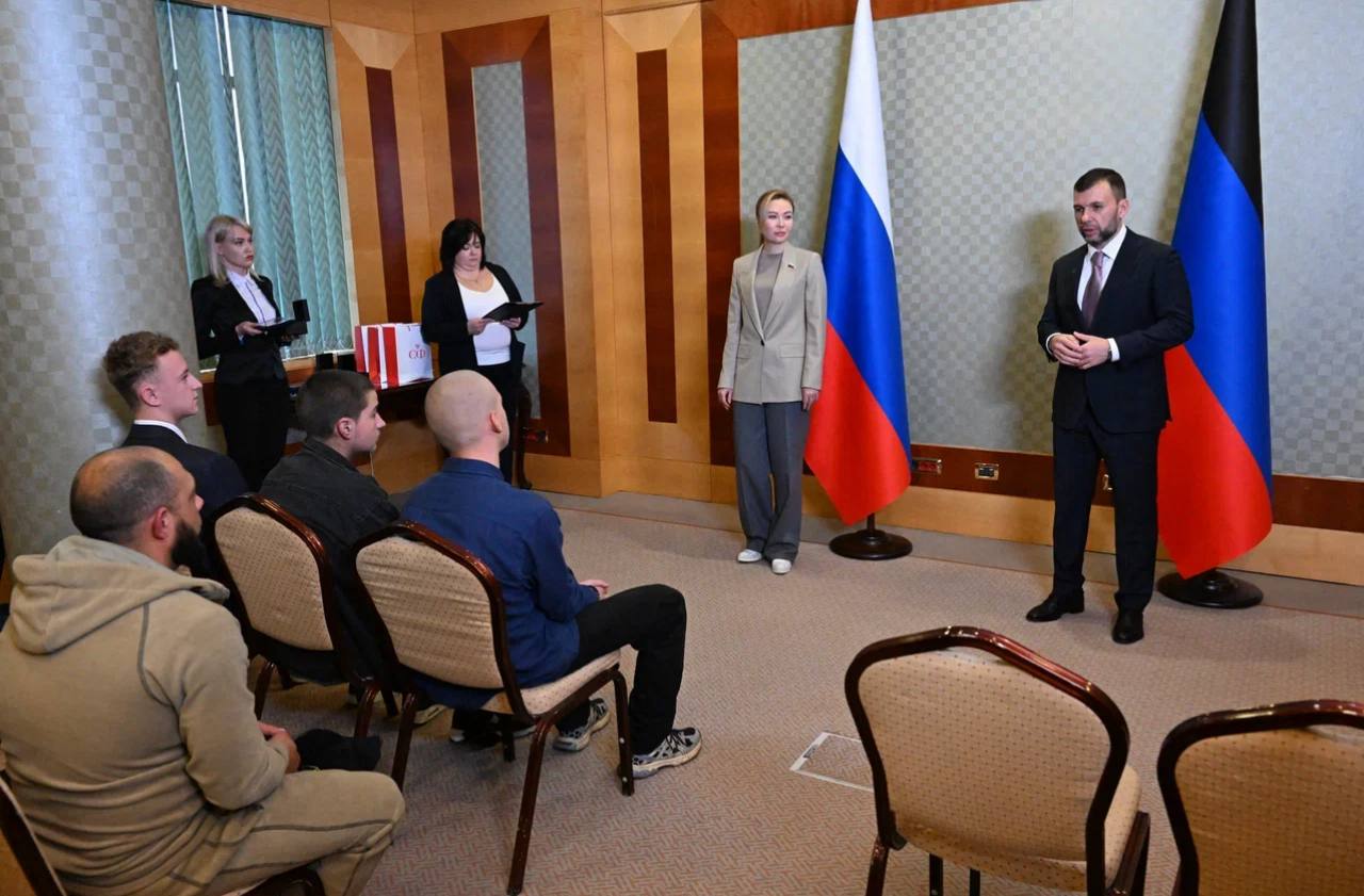 Наталья Никонорова: С Главой Республики Денисом Пушилиным вручили памятные медали Совета Федерации «За проявленное мужество» вам — нашим юным Героям Наталья Никонорова: С Главой Республики Денисом Пушилиным вручили памятные медали Совета Федерации «За проявленное мужество» вам — нашим юным Героям