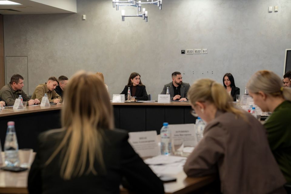 Ноябрь, а значит скоро будут подведены итоги работы за год Ноябрь, а значит скоро будут подведены итоги работы за год